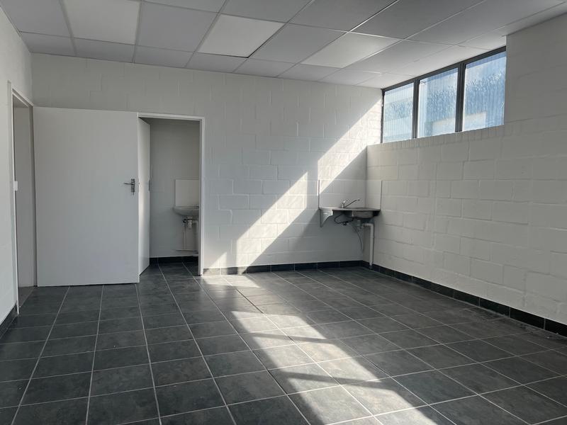 To Let Commercial Property for Rent in Retreat Industrial Western Cape